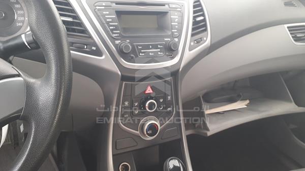 Photo 17 VIN: KMHDG41C2FU405738 - HYUNDAI ELANTRA 