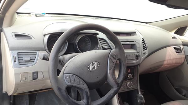 Photo 14 VIN: KMHDG41C4GU494200 - HYUNDAI ELANTRA 