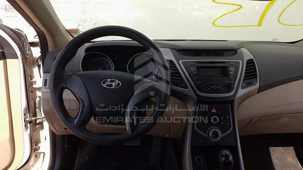 Photo 11 VIN: KMHDG41C5FU335068 - HYUNDAI ELANTRA 