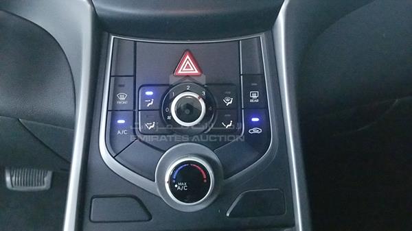 Photo 17 VIN: KMHDG41C6FU311488 - HYUNDAI ELANTRA 