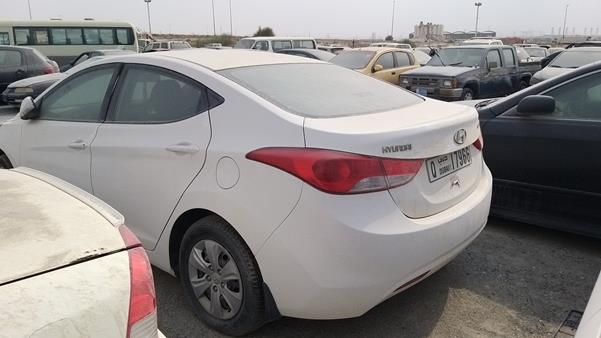 Photo 5 VIN: KMHDG41C8CU464918 - HYUNDAI ELANTRA 