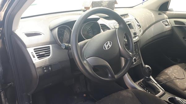 Photo 10 VIN: KMHDG41C9FU201874 - HYUNDAI ELANTRA 