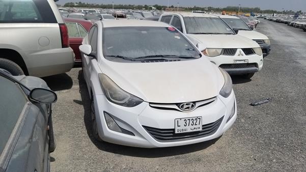 Photo 8 VIN: KMHDG41C9FU203401 - HYUNDAI ELANTRA 