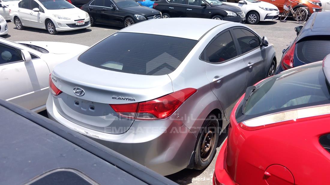 Photo 8 VIN: KMHDG41E0EU883589 - HYUNDAI ELANTRA 