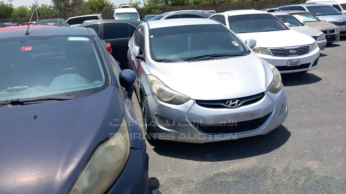 Photo 9 VIN: KMHDG41E0EU883589 - HYUNDAI ELANTRA 