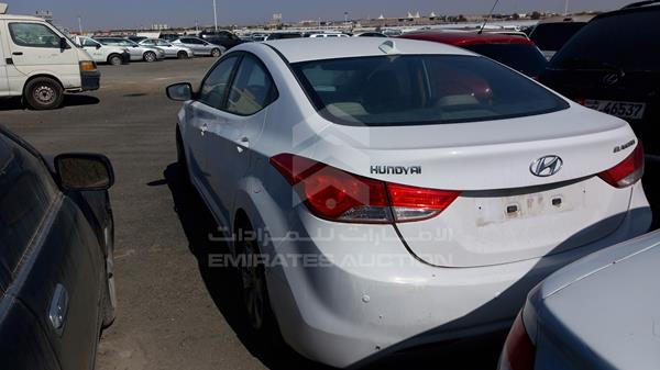 Photo 5 VIN: KMHDG41E9DU588747 - HYUNDAI ELANTRA 