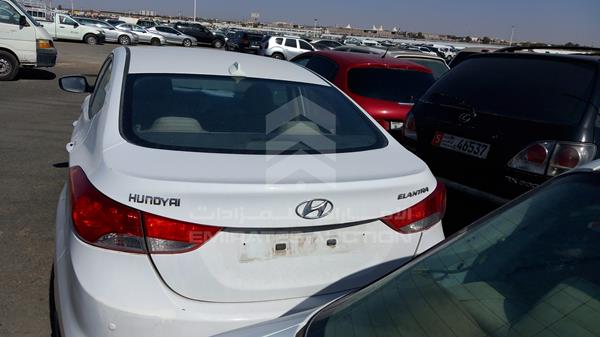 Photo 6 VIN: KMHDG41E9DU588747 - HYUNDAI ELANTRA 