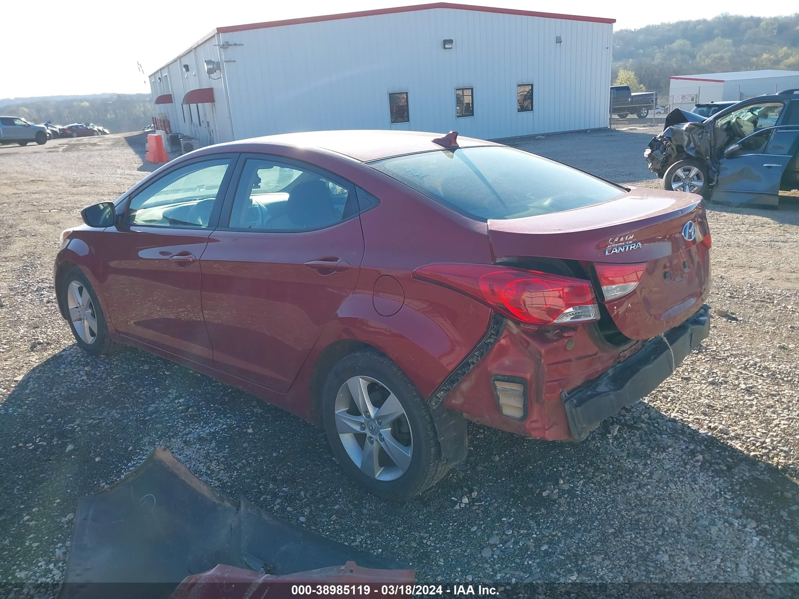 Photo 2 VIN: KMHDH4AE0BU089975 - HYUNDAI ELANTRA 