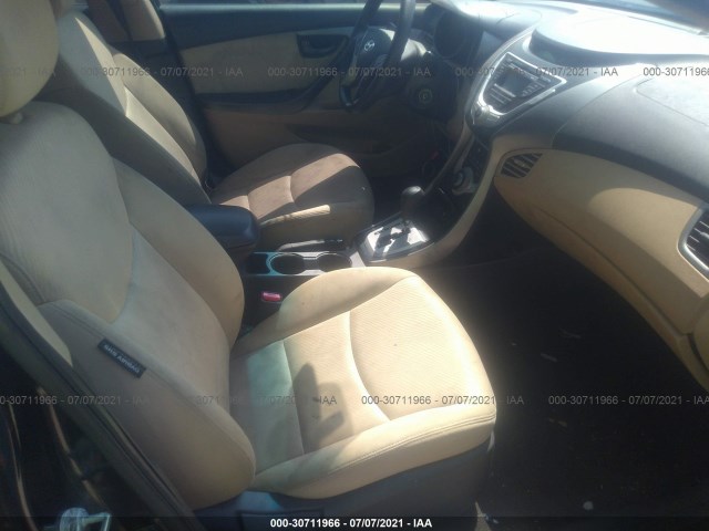 Photo 4 VIN: KMHDH4AE0BU099051 - HYUNDAI ELANTRA 