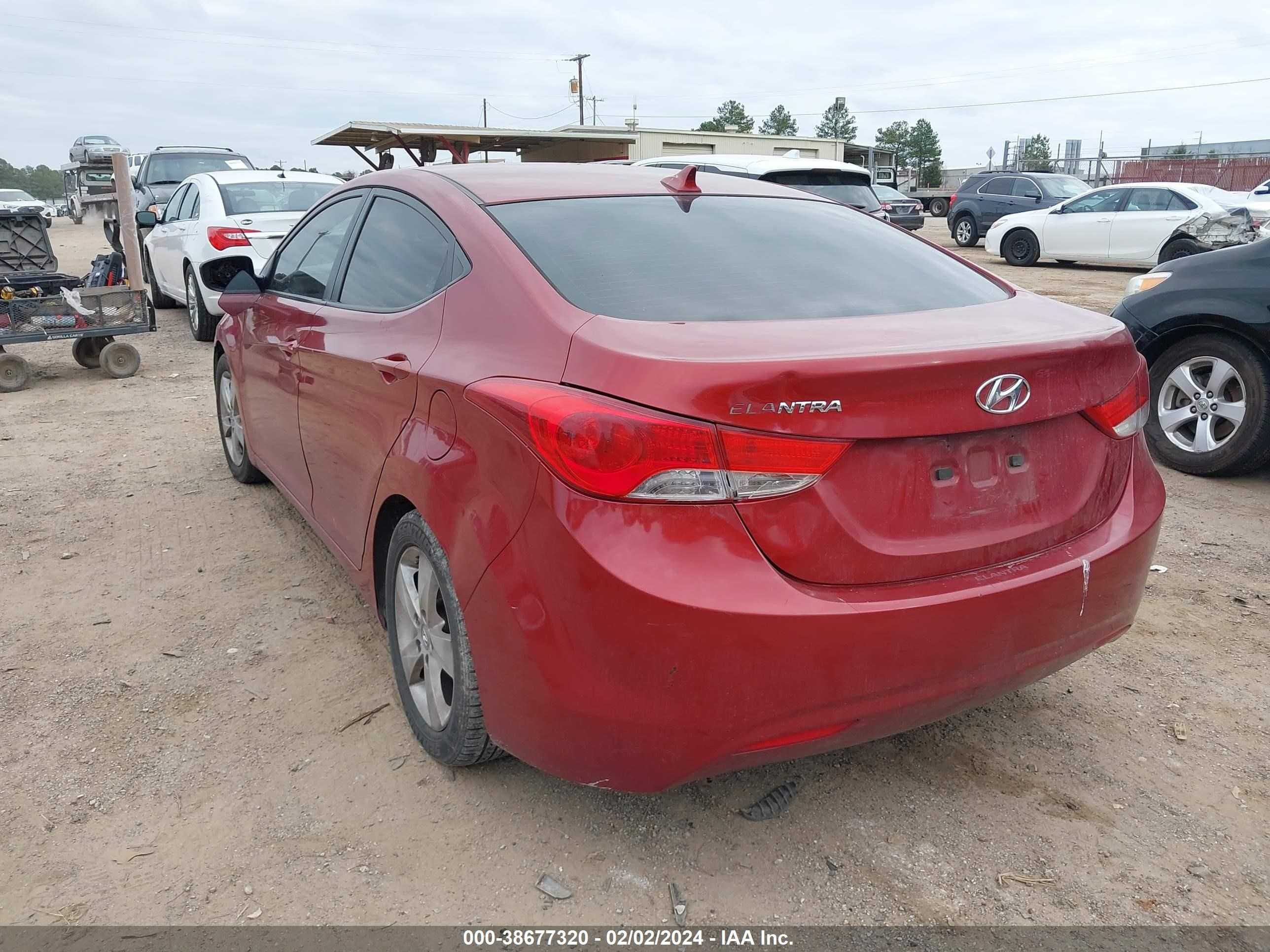 Photo 2 VIN: KMHDH4AE0BU120786 - HYUNDAI ELANTRA 