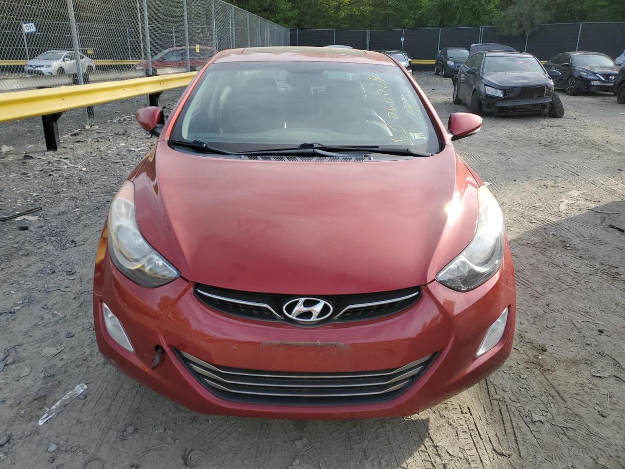 Photo 4 VIN: KMHDH4AE0BU128158 - HYUNDAI ELANTRA 