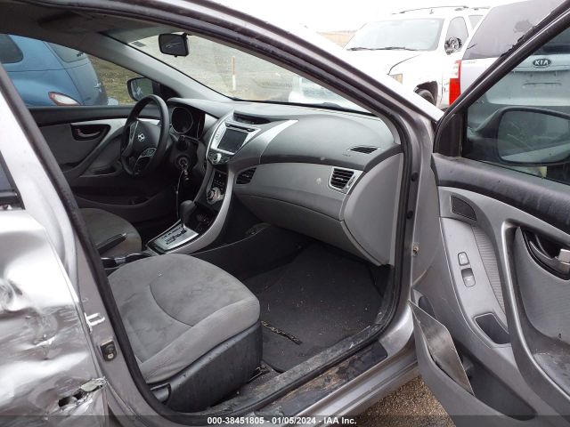 Photo 4 VIN: KMHDH4AE0BU128757 - HYUNDAI ELANTRA 