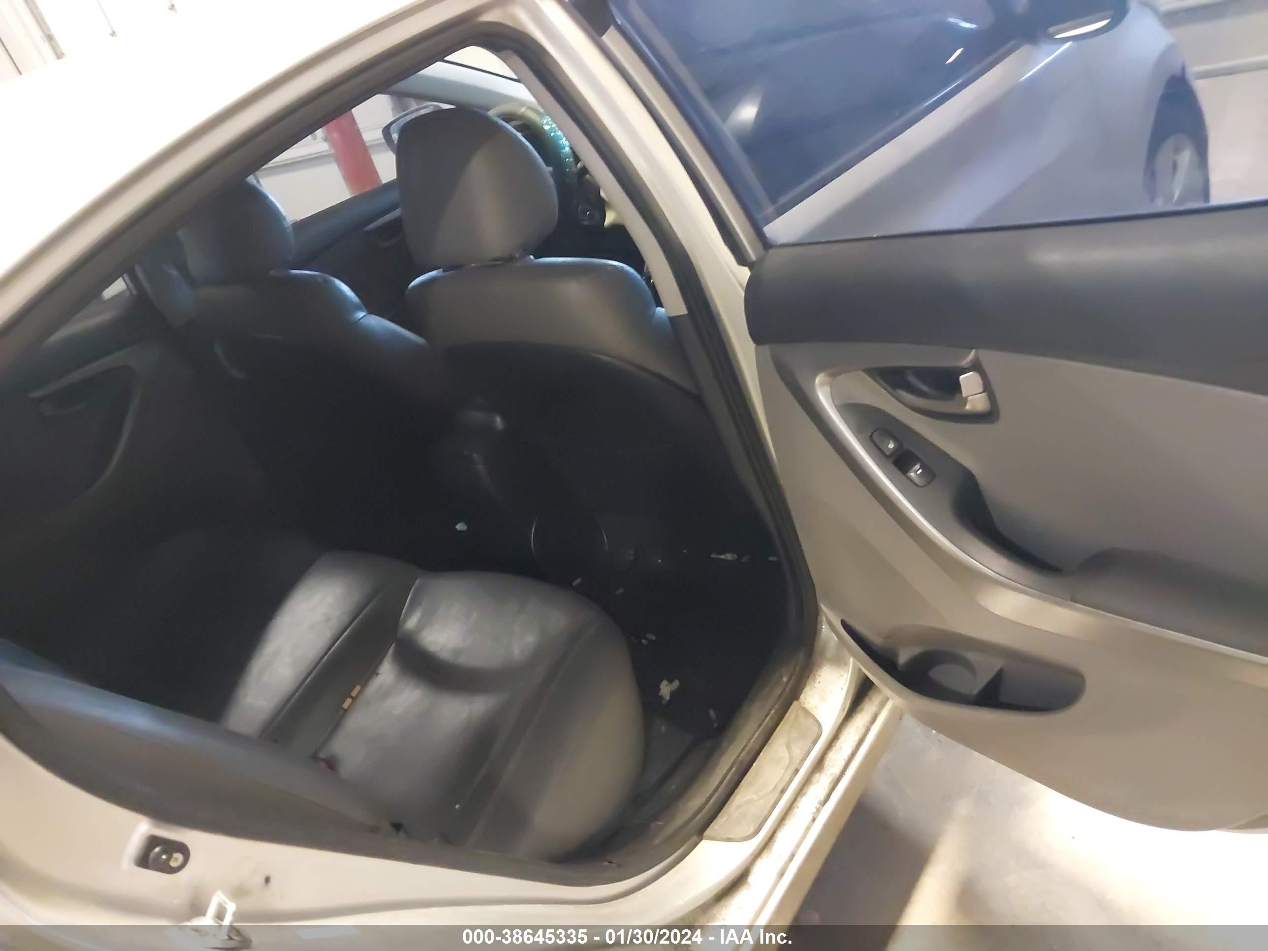 Photo 7 VIN: KMHDH4AE0BU140746 - HYUNDAI ELANTRA 