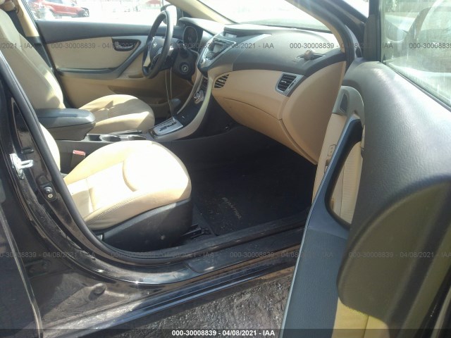 Photo 4 VIN: KMHDH4AE0CU272410 - HYUNDAI ELANTRA 