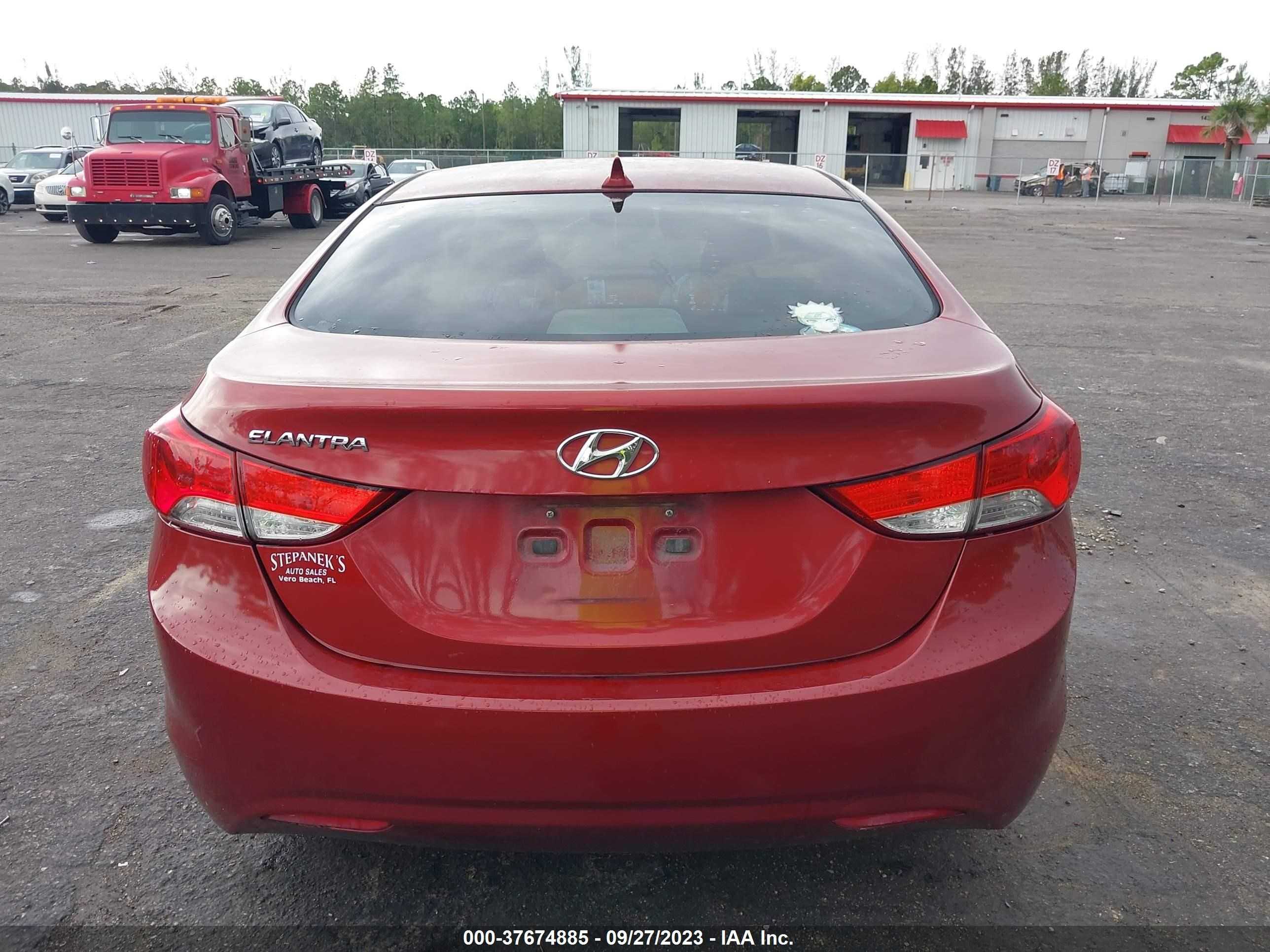 Photo 15 VIN: KMHDH4AE0CU277364 - HYUNDAI ELANTRA 