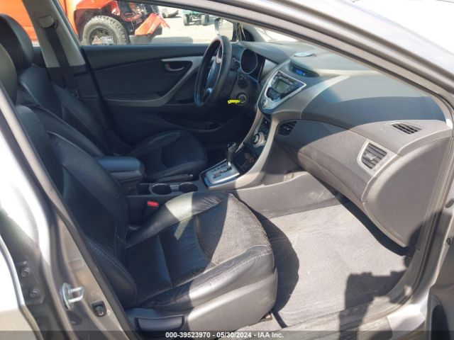 Photo 4 VIN: KMHDH4AE0CU310475 - HYUNDAI ELANTRA 