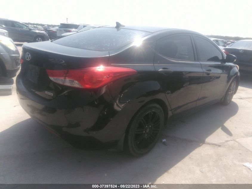 Photo 3 VIN: KMHDH4AE0CU356677 - HYUNDAI ELANTRA 