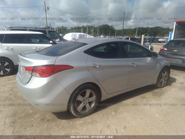 Photo 3 VIN: KMHDH4AE0CU364701 - HYUNDAI ELANTRA 