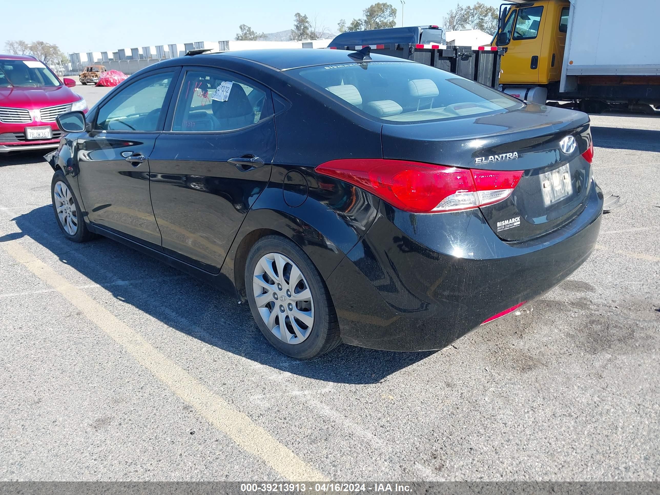 Photo 2 VIN: KMHDH4AE0CU370367 - HYUNDAI ELANTRA 