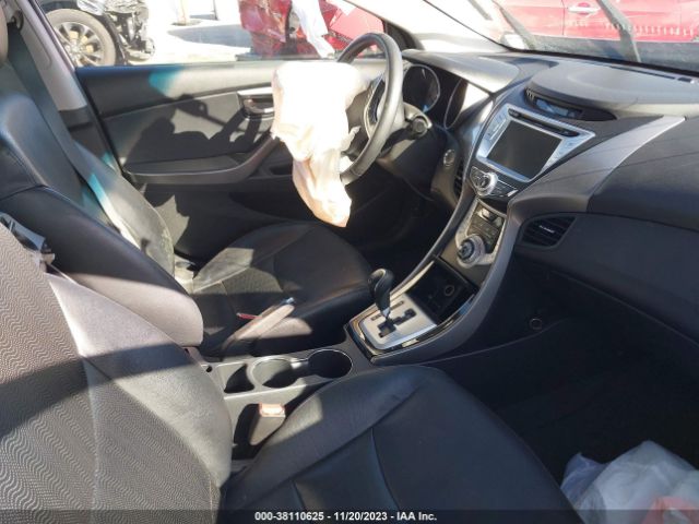 Photo 4 VIN: KMHDH4AE0CUC09956 - HYUNDAI ELANTRA 