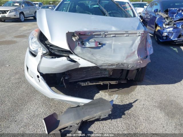 Photo 5 VIN: KMHDH4AE0CUC09956 - HYUNDAI ELANTRA 