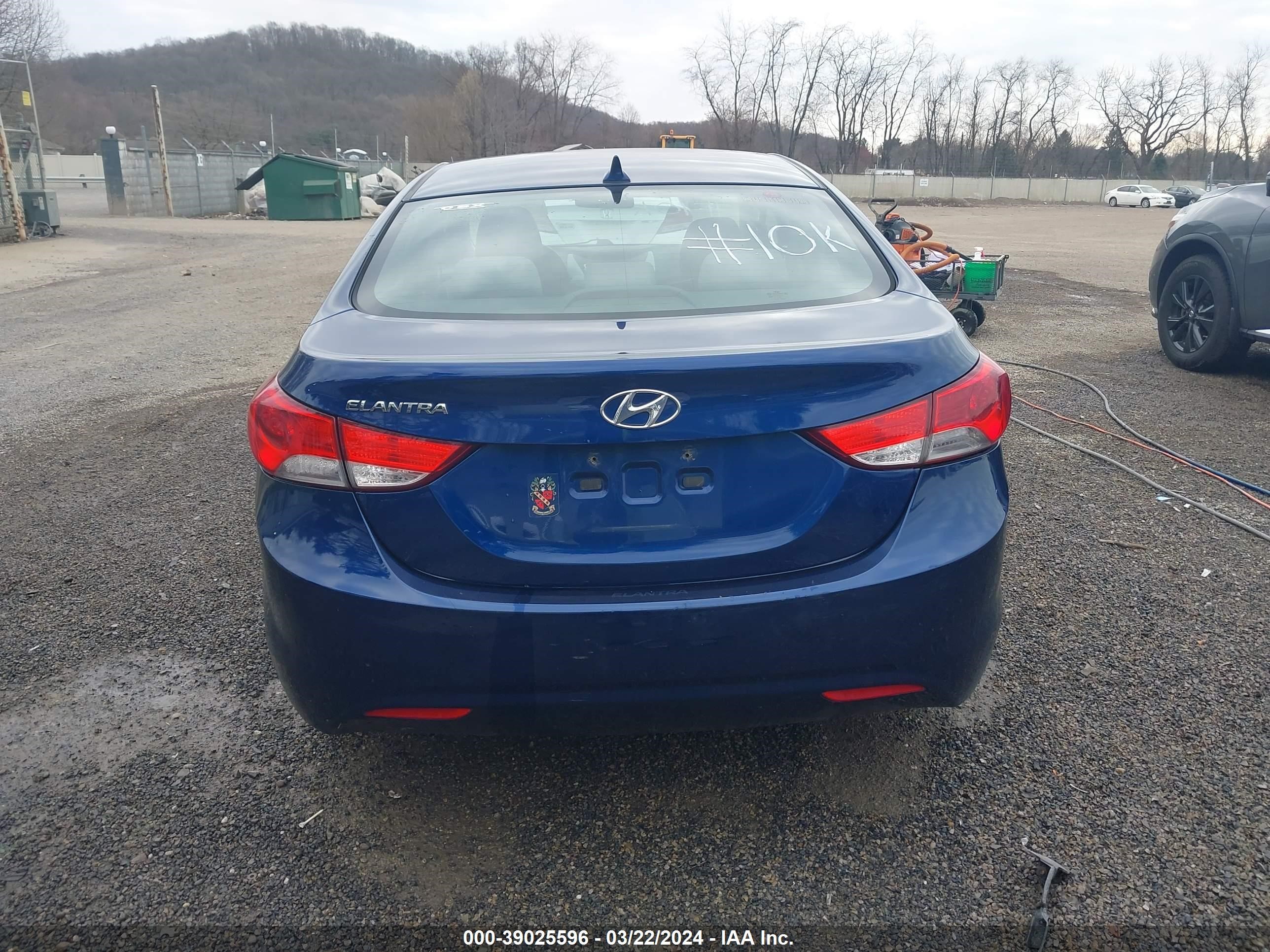 Photo 16 VIN: KMHDH4AE0DU520916 - HYUNDAI ELANTRA 