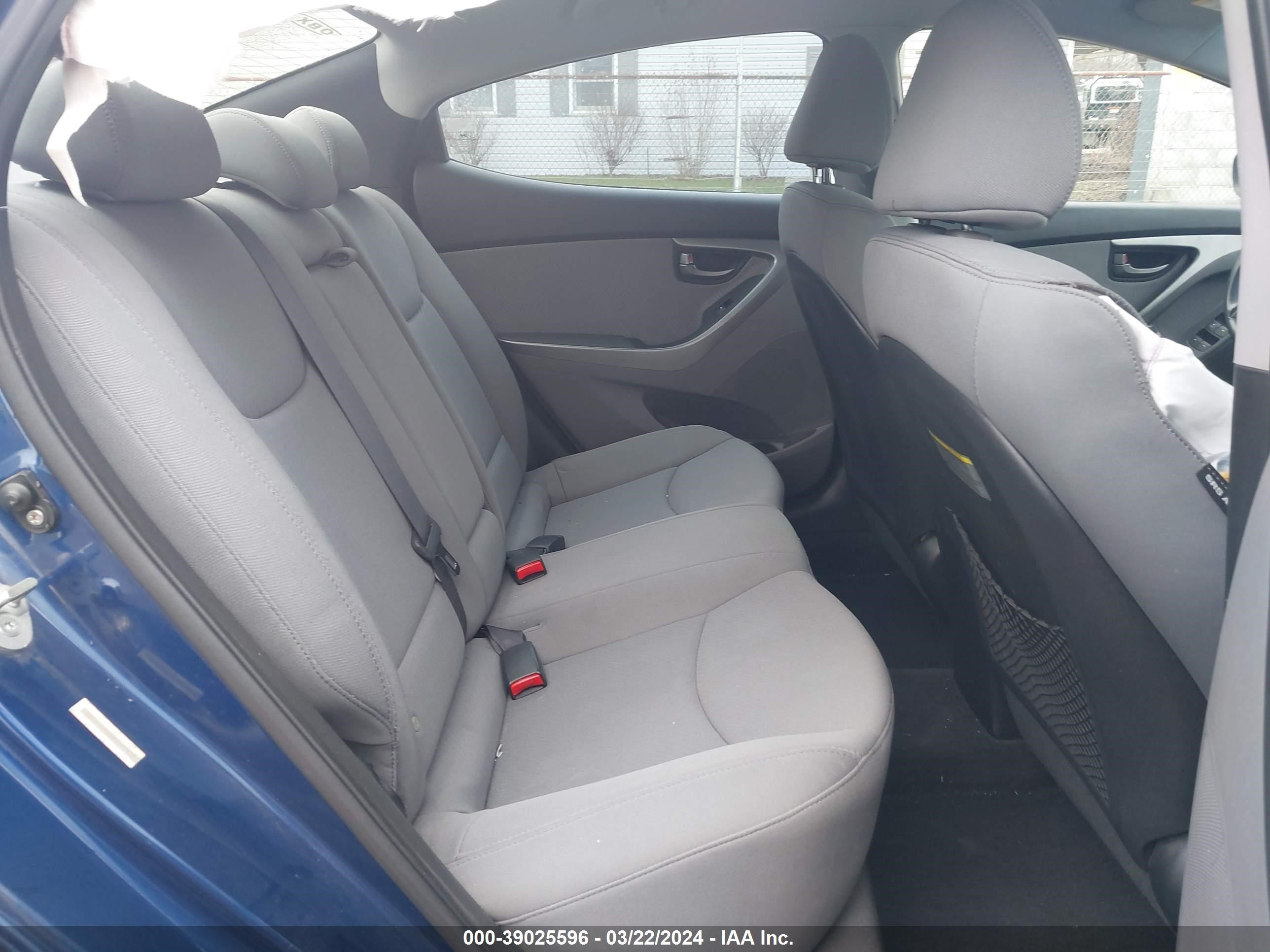 Photo 7 VIN: KMHDH4AE0DU520916 - HYUNDAI ELANTRA 