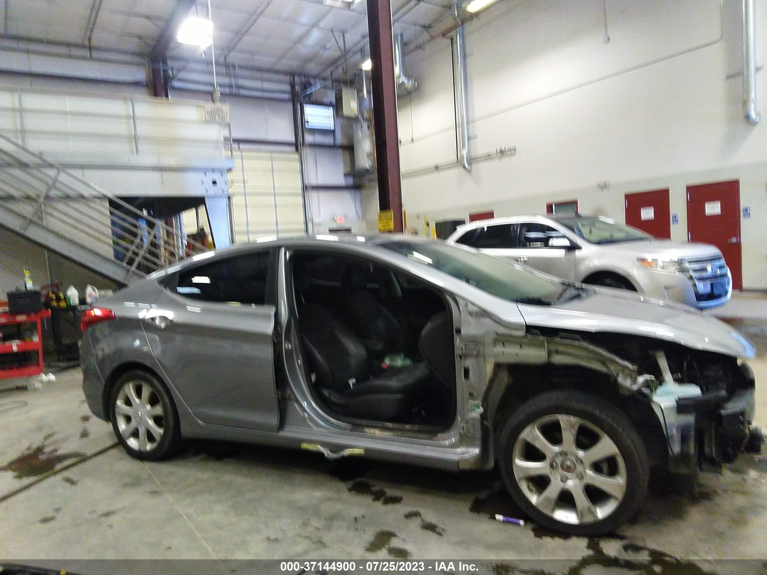 Photo 13 VIN: KMHDH4AE0DU528028 - HYUNDAI ELANTRA 