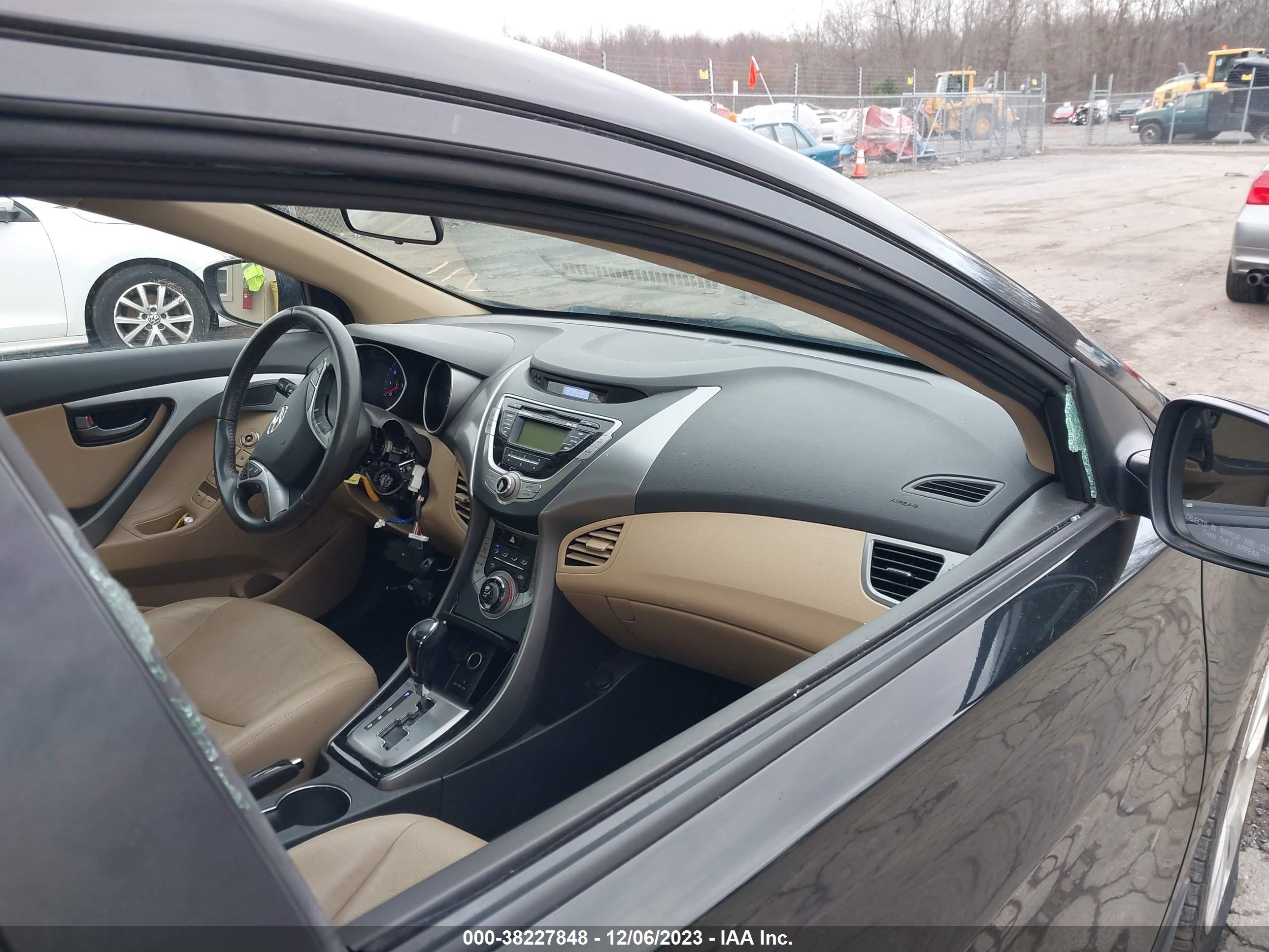 Photo 11 VIN: KMHDH4AE0DU569162 - HYUNDAI ELANTRA 