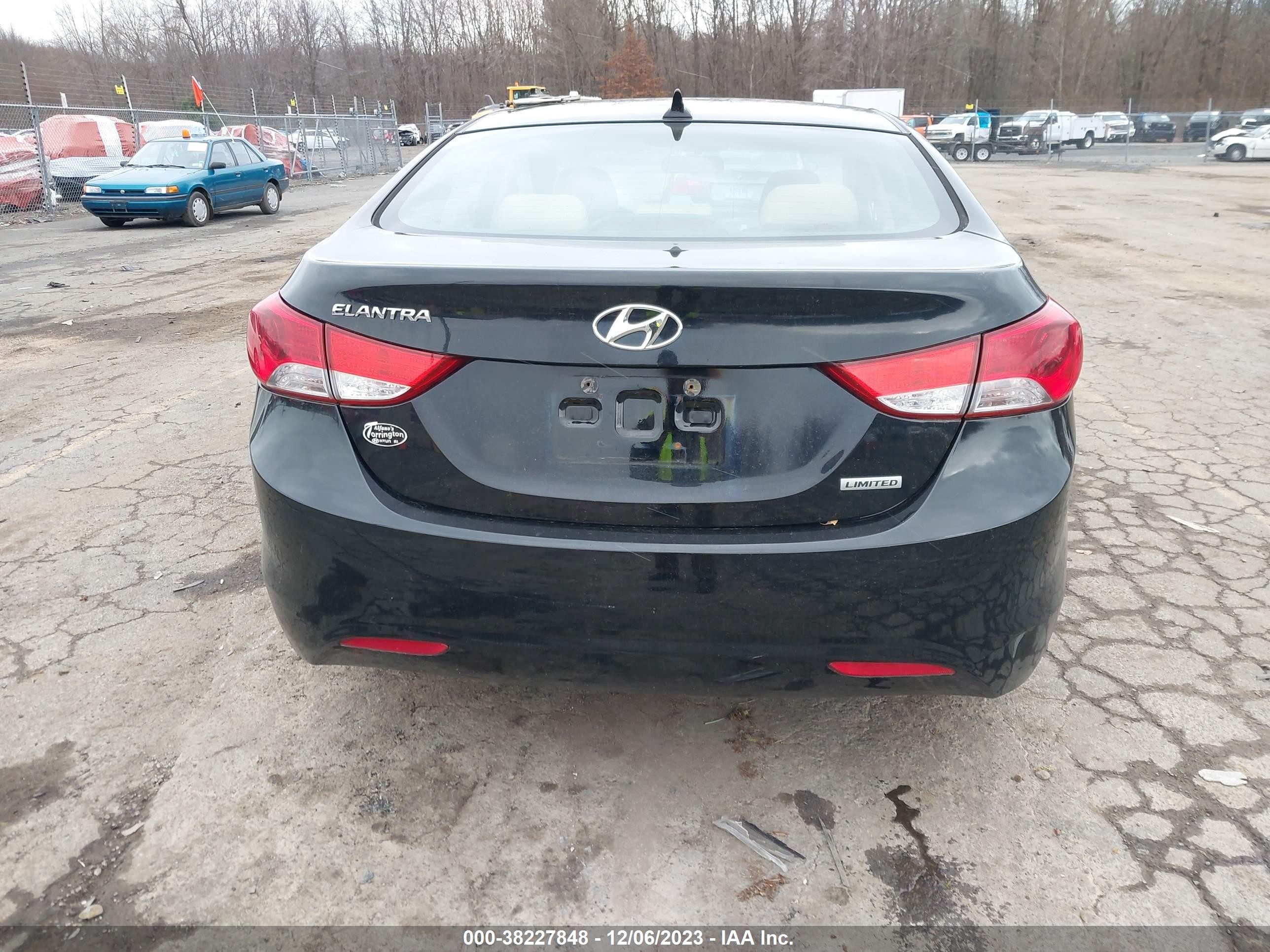 Photo 16 VIN: KMHDH4AE0DU569162 - HYUNDAI ELANTRA 