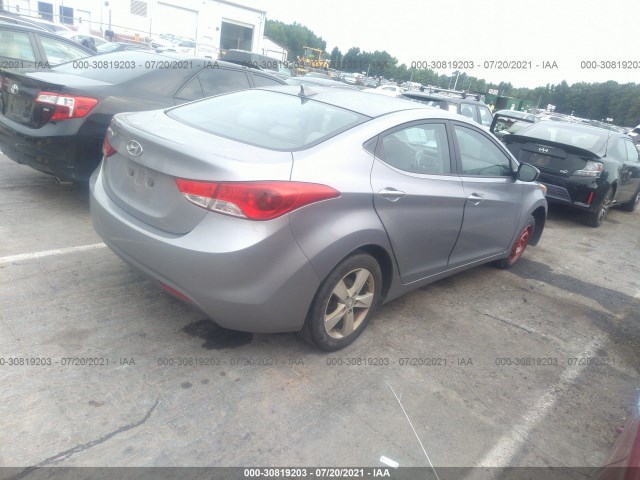 Photo 3 VIN: KMHDH4AE0DU577696 - HYUNDAI ELANTRA 