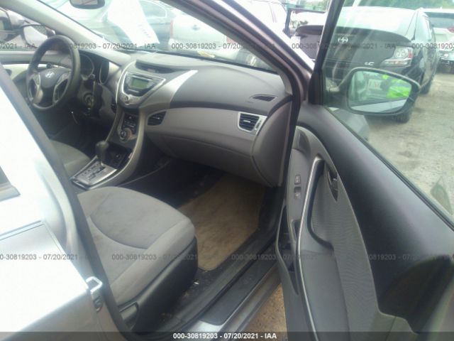 Photo 4 VIN: KMHDH4AE0DU577696 - HYUNDAI ELANTRA 