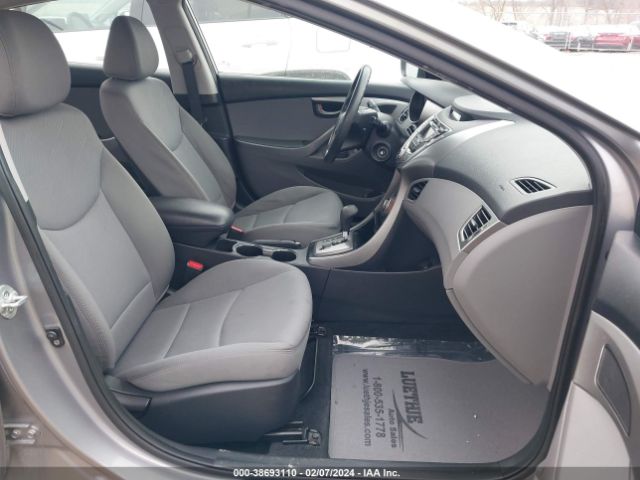 Photo 4 VIN: KMHDH4AE0DU669889 - HYUNDAI ELANTRA 