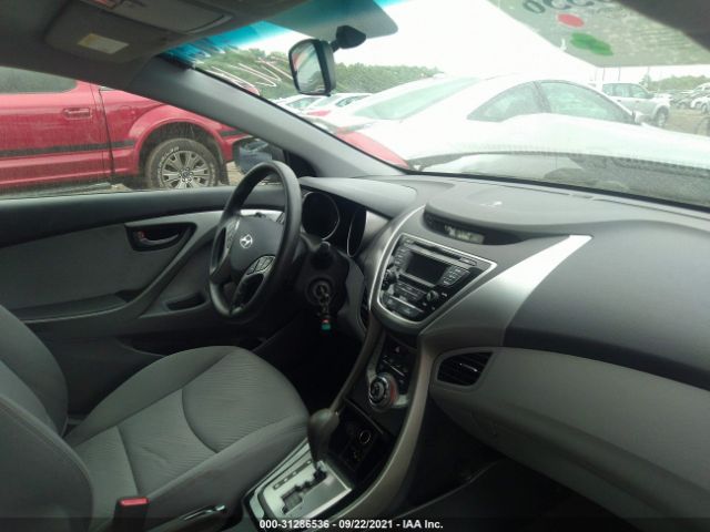 Photo 4 VIN: KMHDH4AE0DU680942 - HYUNDAI ELANTRA 