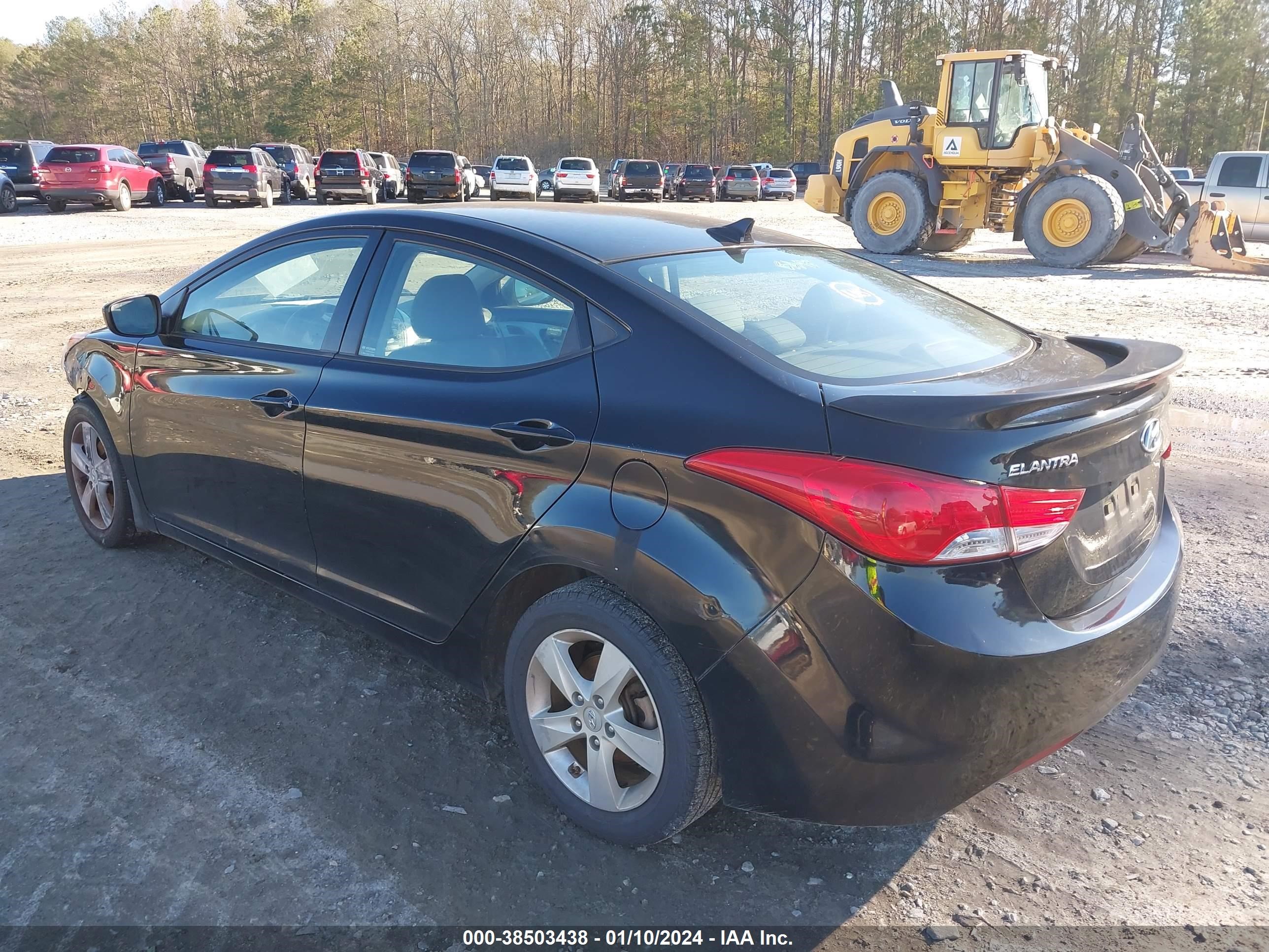 Photo 2 VIN: KMHDH4AE0DU716533 - HYUNDAI ELANTRA 