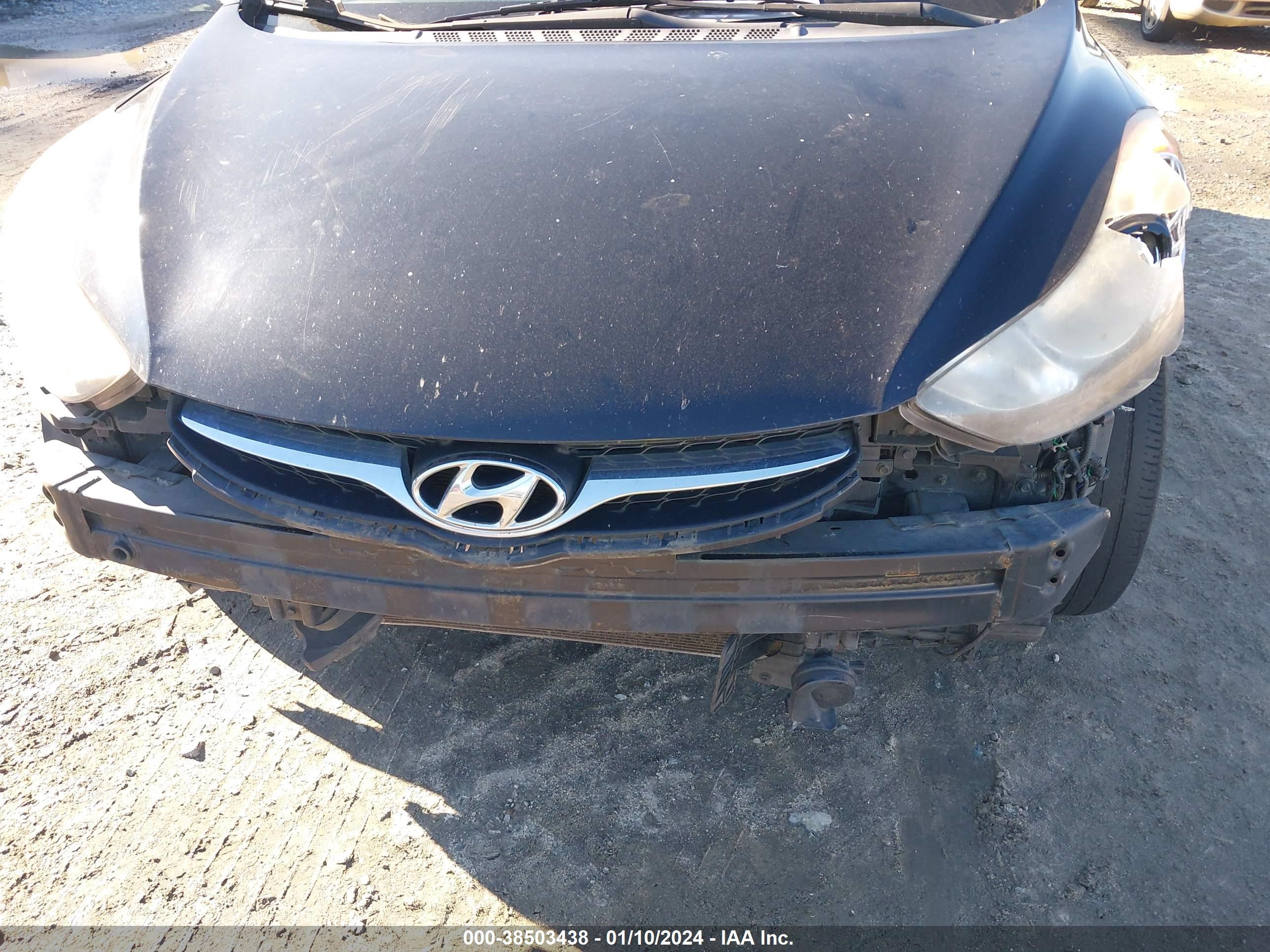 Photo 4 VIN: KMHDH4AE0DU716533 - HYUNDAI ELANTRA 