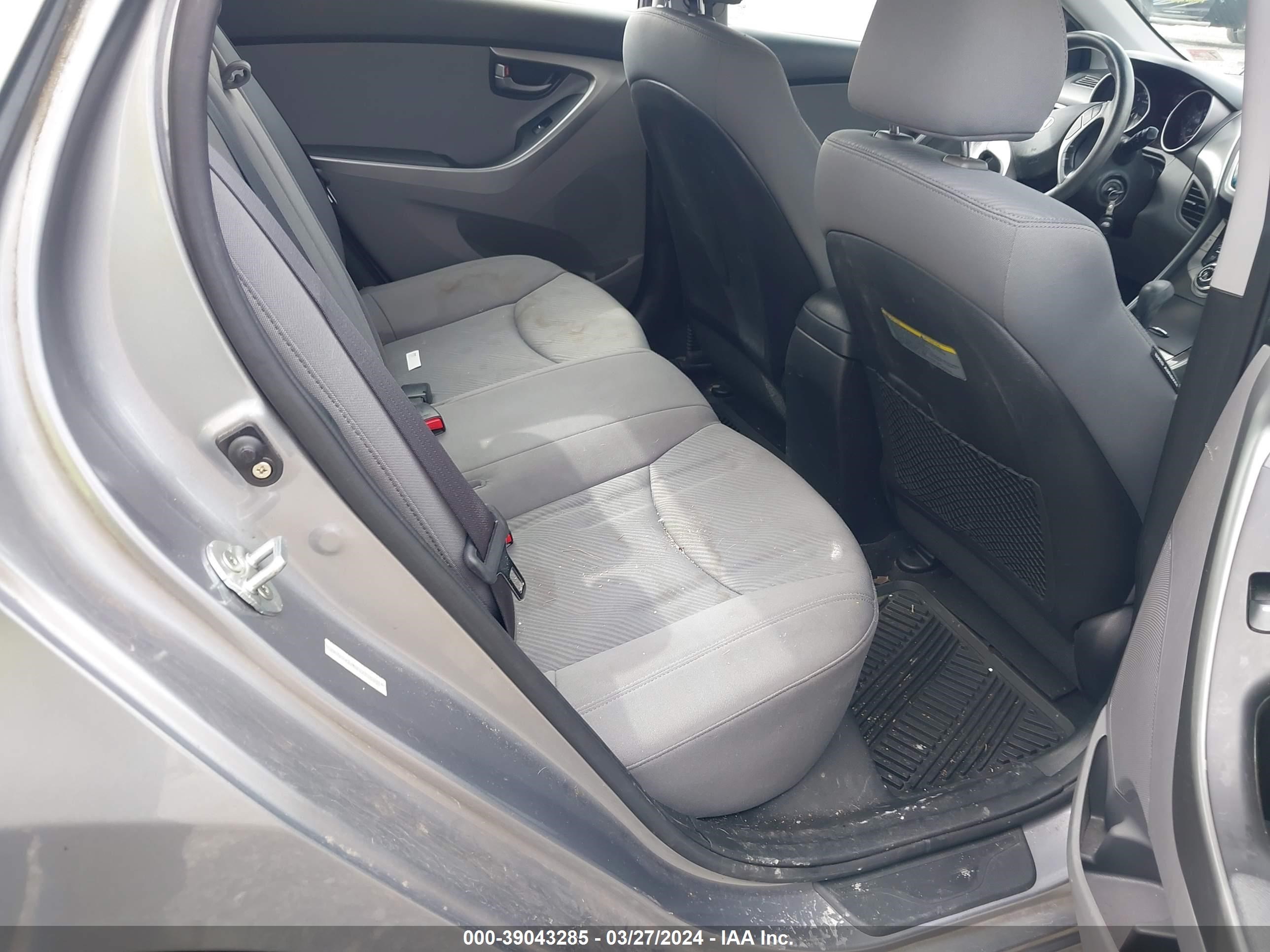 Photo 7 VIN: KMHDH4AE0DU721103 - HYUNDAI ELANTRA 