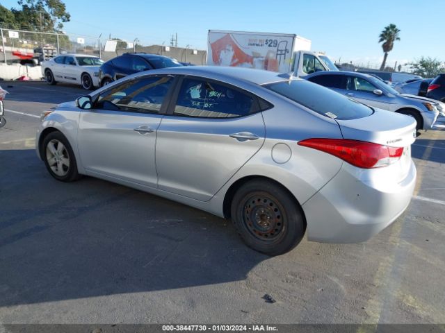 Photo 2 VIN: KMHDH4AE0DU805728 - HYUNDAI ELANTRA 