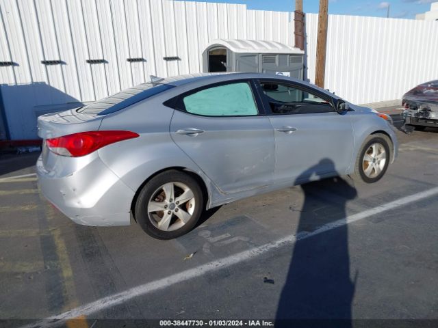 Photo 3 VIN: KMHDH4AE0DU805728 - HYUNDAI ELANTRA 