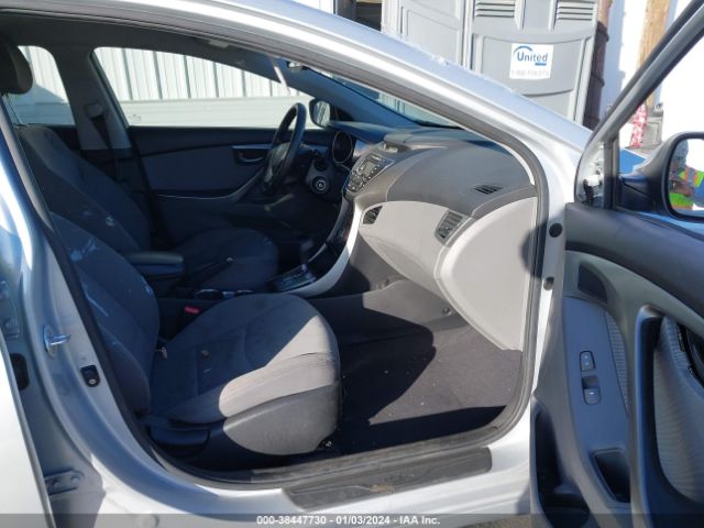 Photo 4 VIN: KMHDH4AE0DU805728 - HYUNDAI ELANTRA 