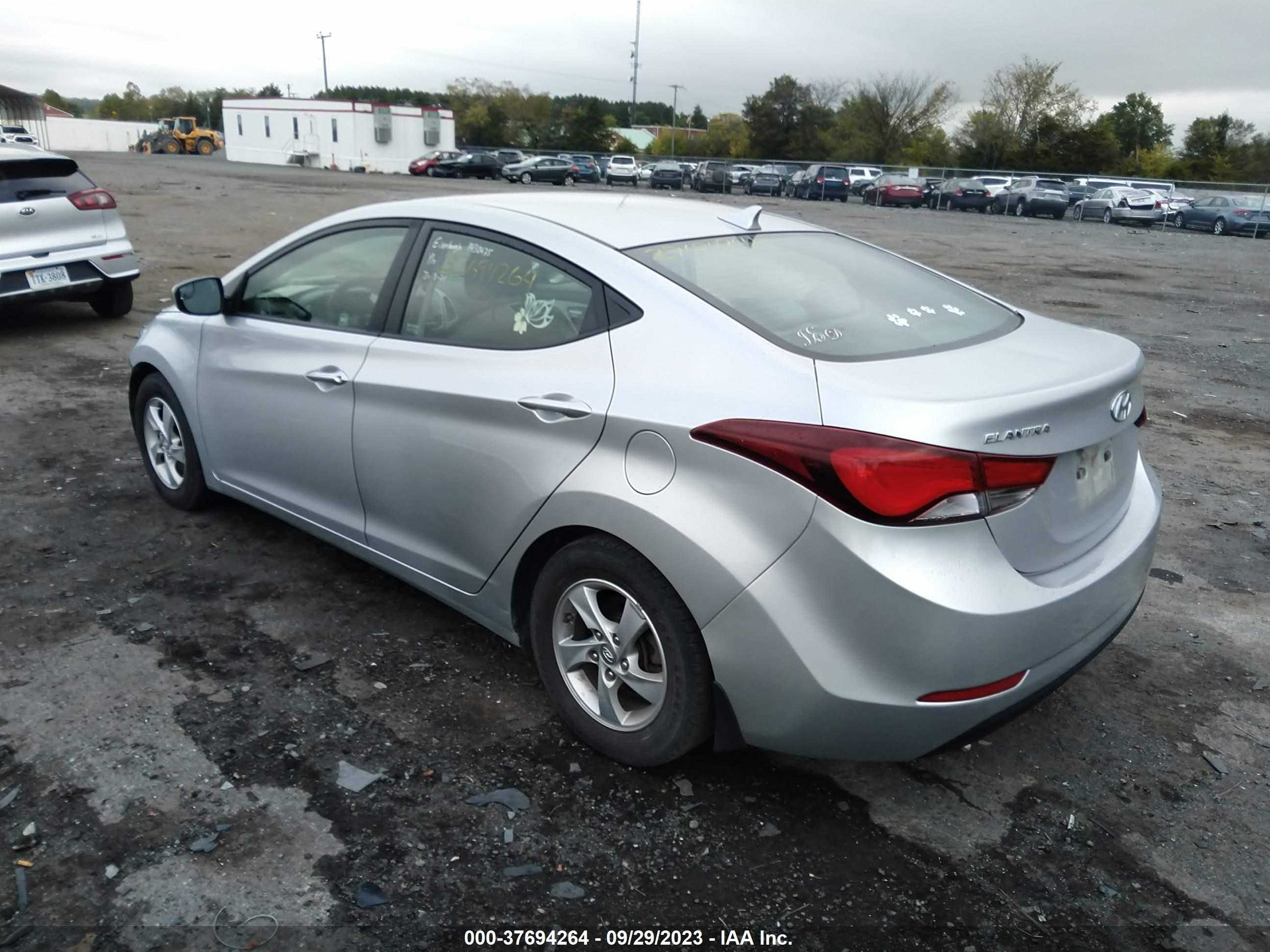 Photo 2 VIN: KMHDH4AE0EU029618 - HYUNDAI ELANTRA 