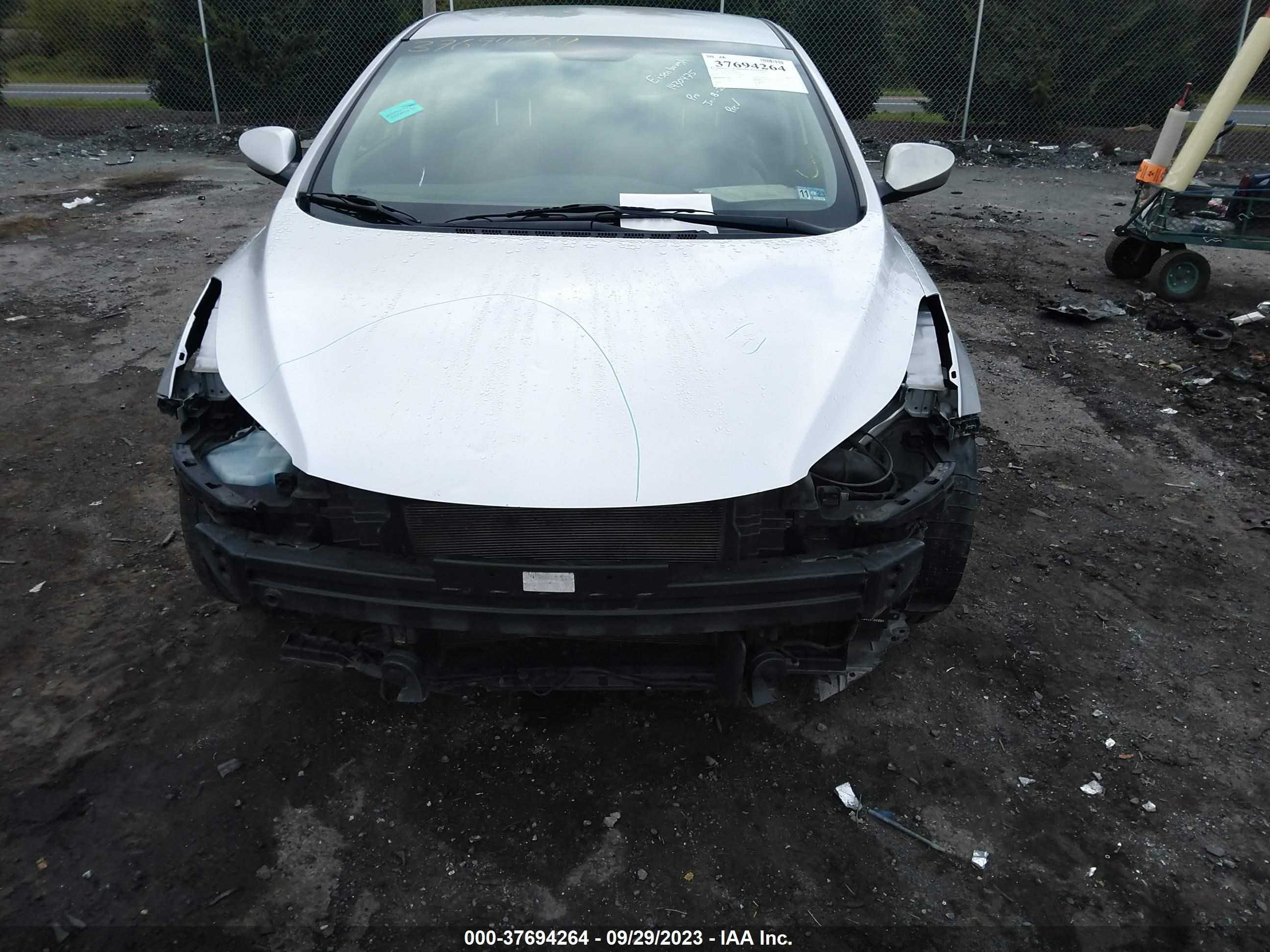 Photo 5 VIN: KMHDH4AE0EU029618 - HYUNDAI ELANTRA 