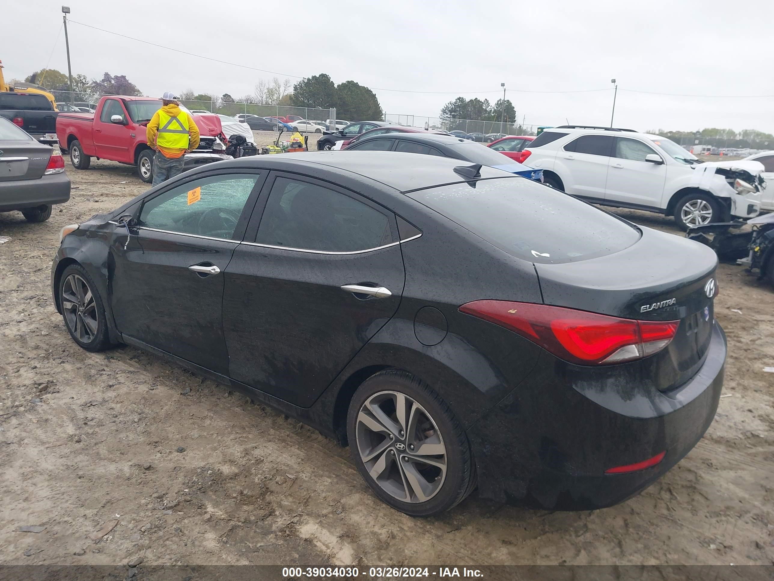 Photo 2 VIN: KMHDH4AE0EU100493 - HYUNDAI ELANTRA 