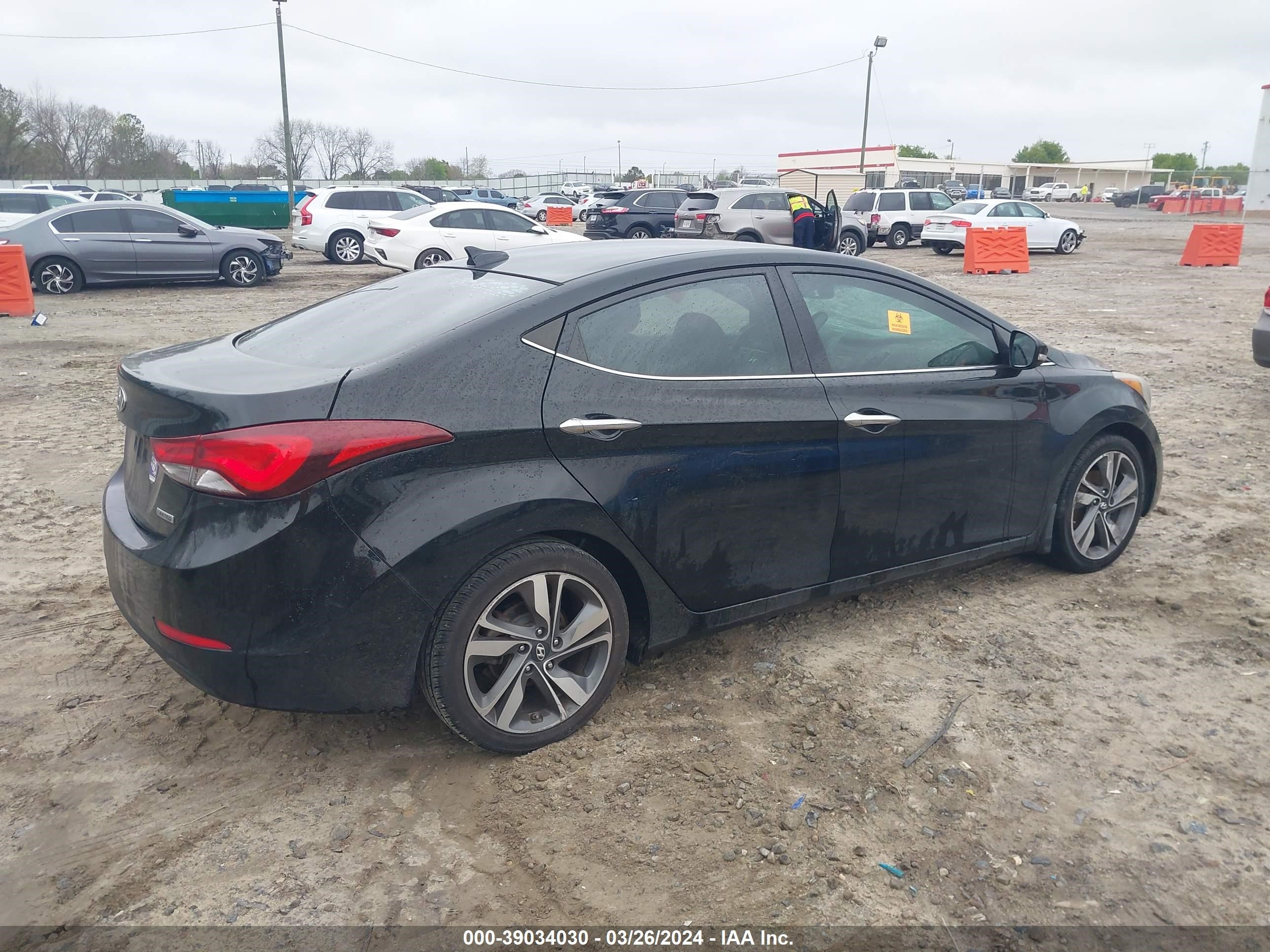 Photo 3 VIN: KMHDH4AE0EU100493 - HYUNDAI ELANTRA 