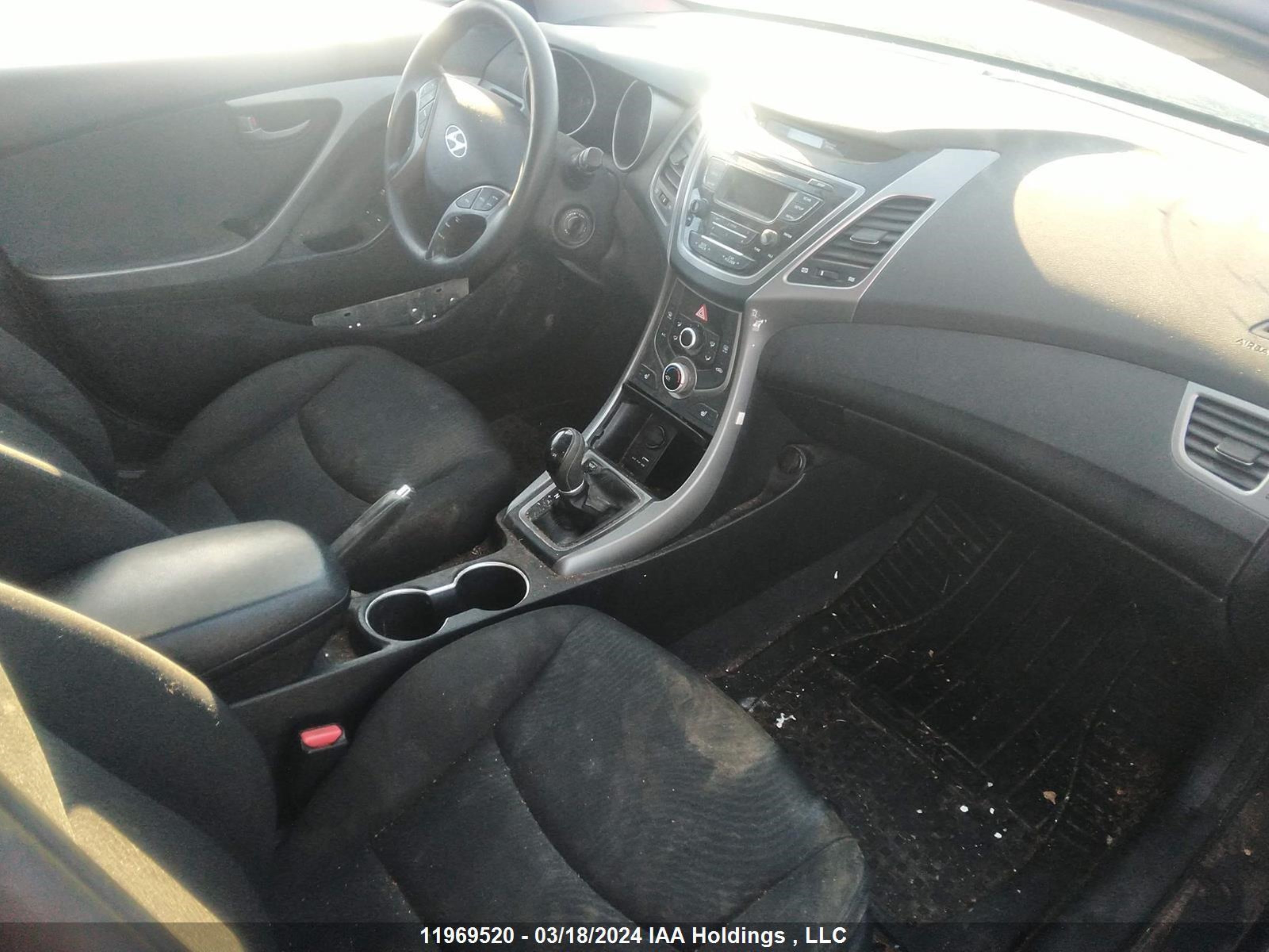 Photo 4 VIN: KMHDH4AE0FU269124 - HYUNDAI ELANTRA 