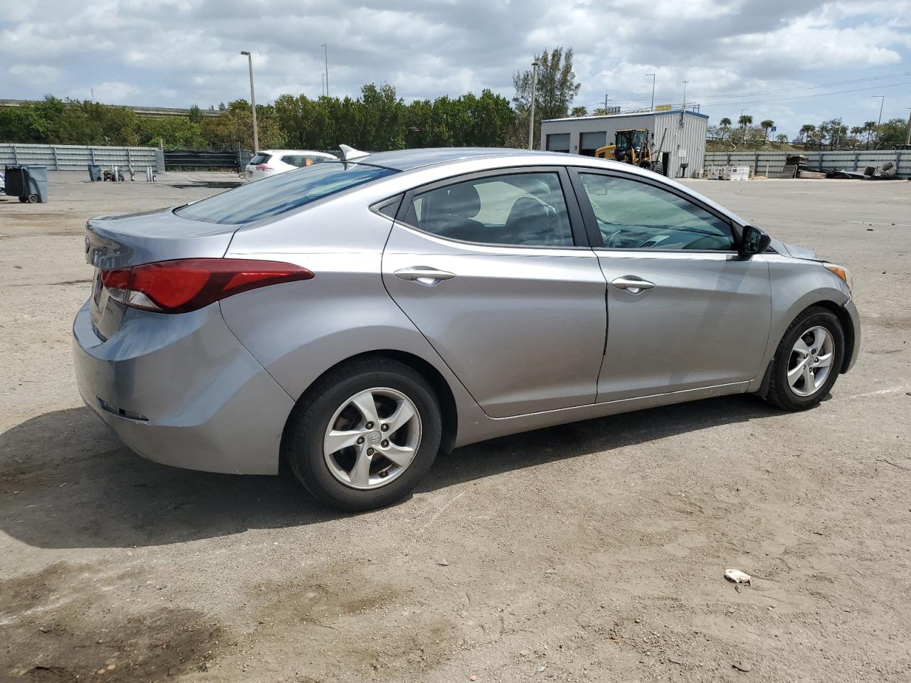 Photo 2 VIN: KMHDH4AE0FU348227 - HYUNDAI ELANTRA 