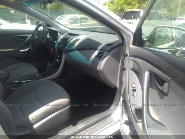 Photo 4 VIN: KMHDH4AE0FU352861 - HYUNDAI ELANTRA 