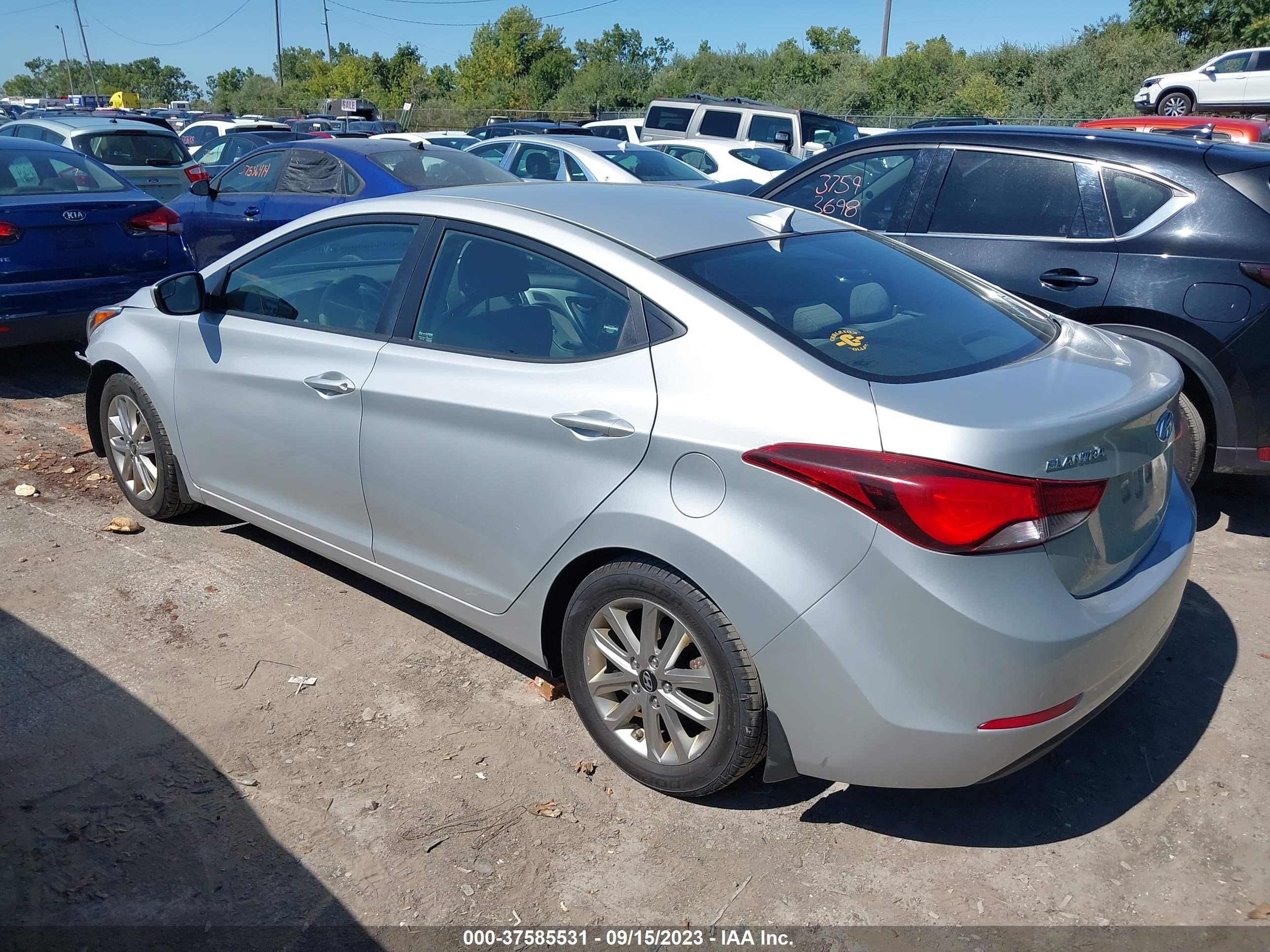 Photo 2 VIN: KMHDH4AE0FU436601 - HYUNDAI ELANTRA 