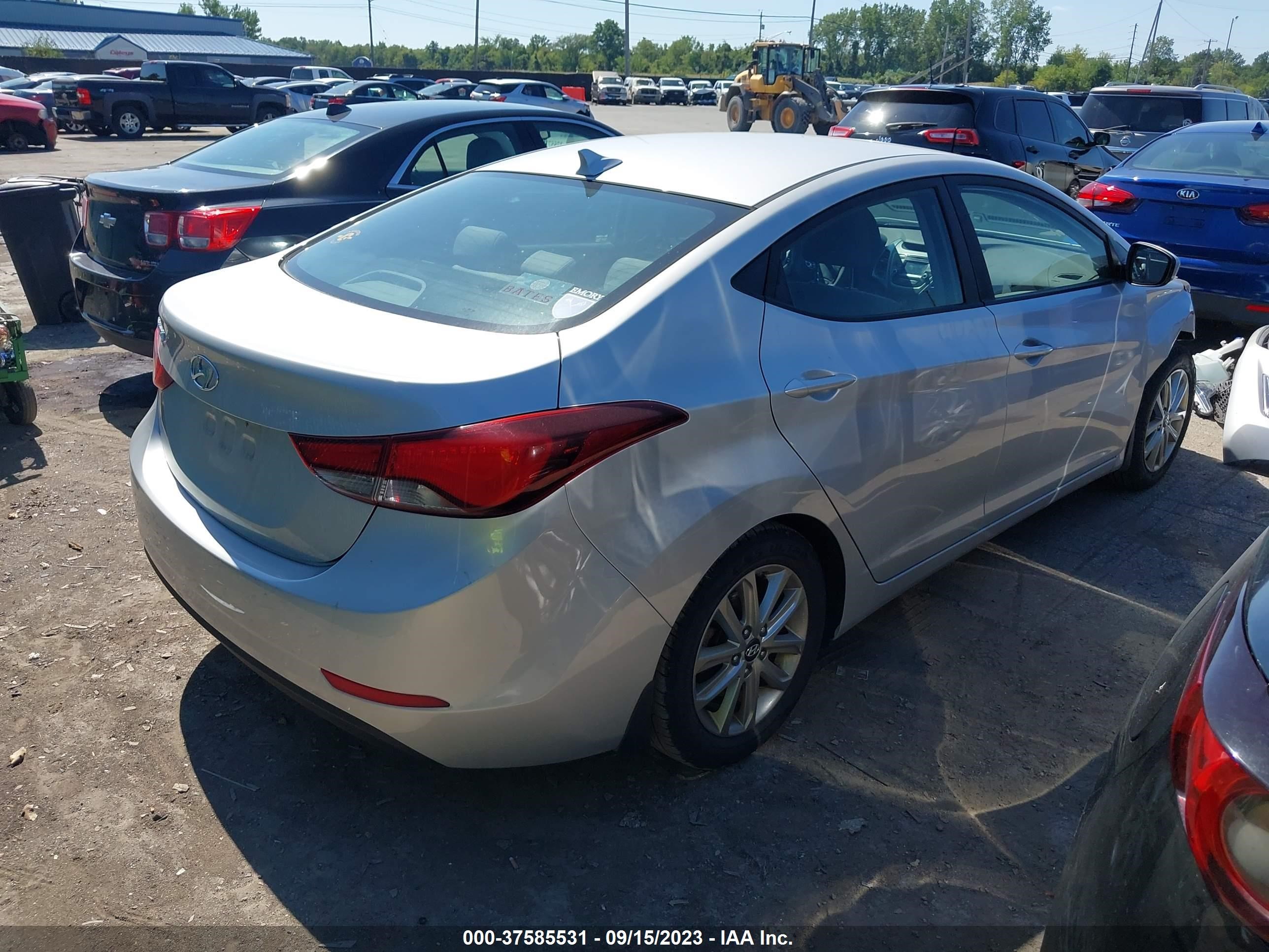 Photo 3 VIN: KMHDH4AE0FU436601 - HYUNDAI ELANTRA 