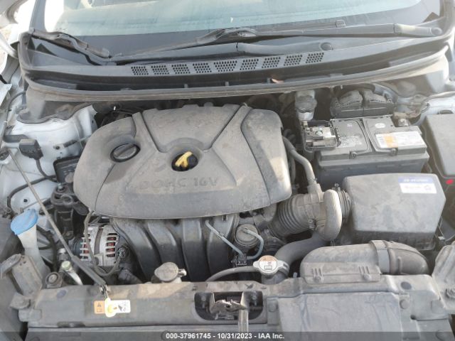 Photo 9 VIN: KMHDH4AE0GU480924 - HYUNDAI ELANTRA 